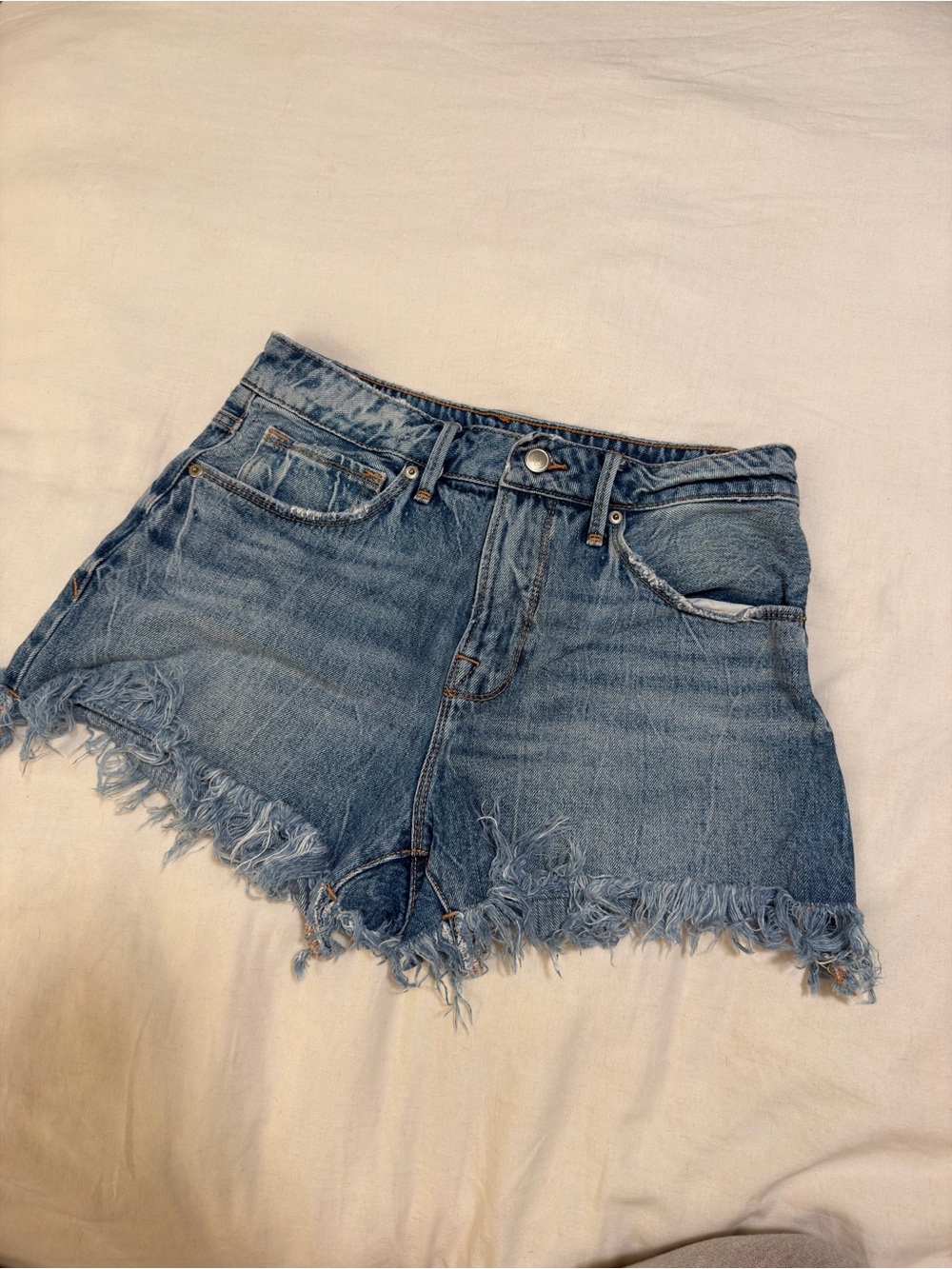 Good American Denim Frayed Hem Women’s Shorts - Light Blue